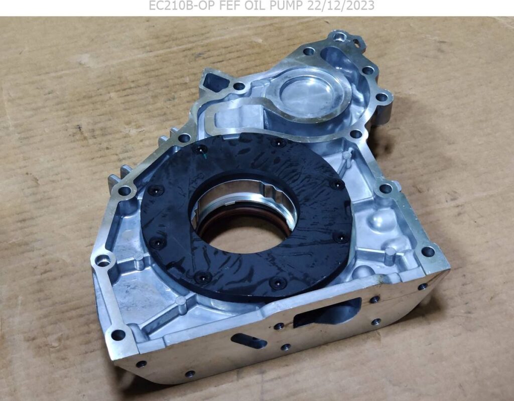 EC210B OIL PUMP